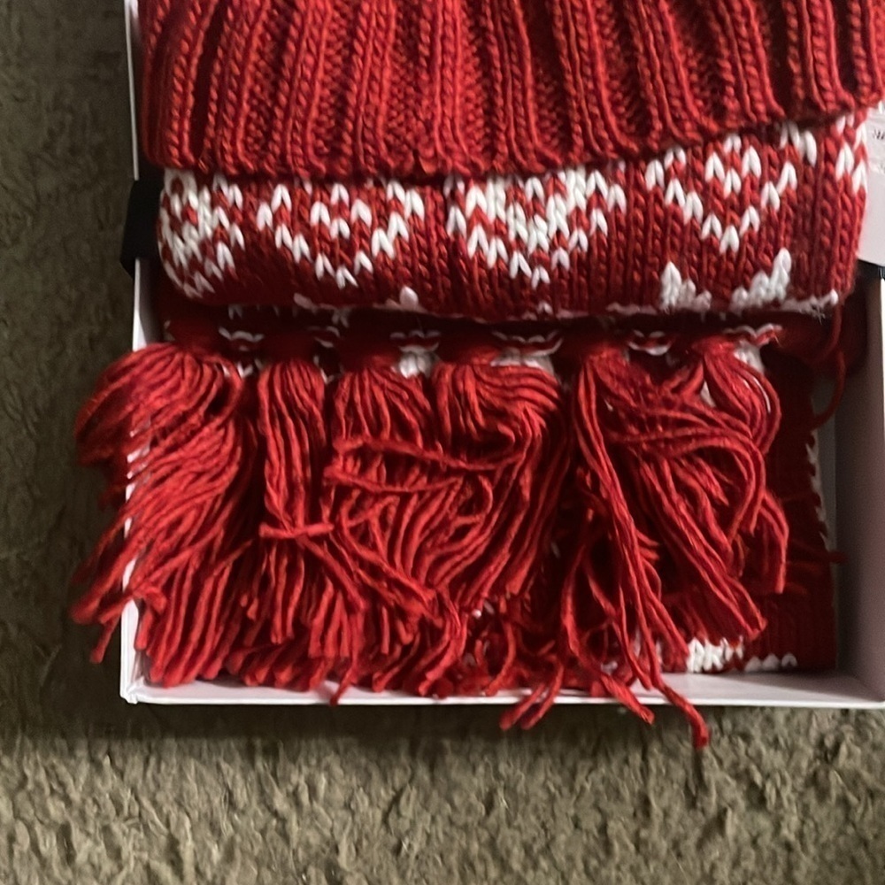 Scarf & Hat Set - Picture 2 of 2